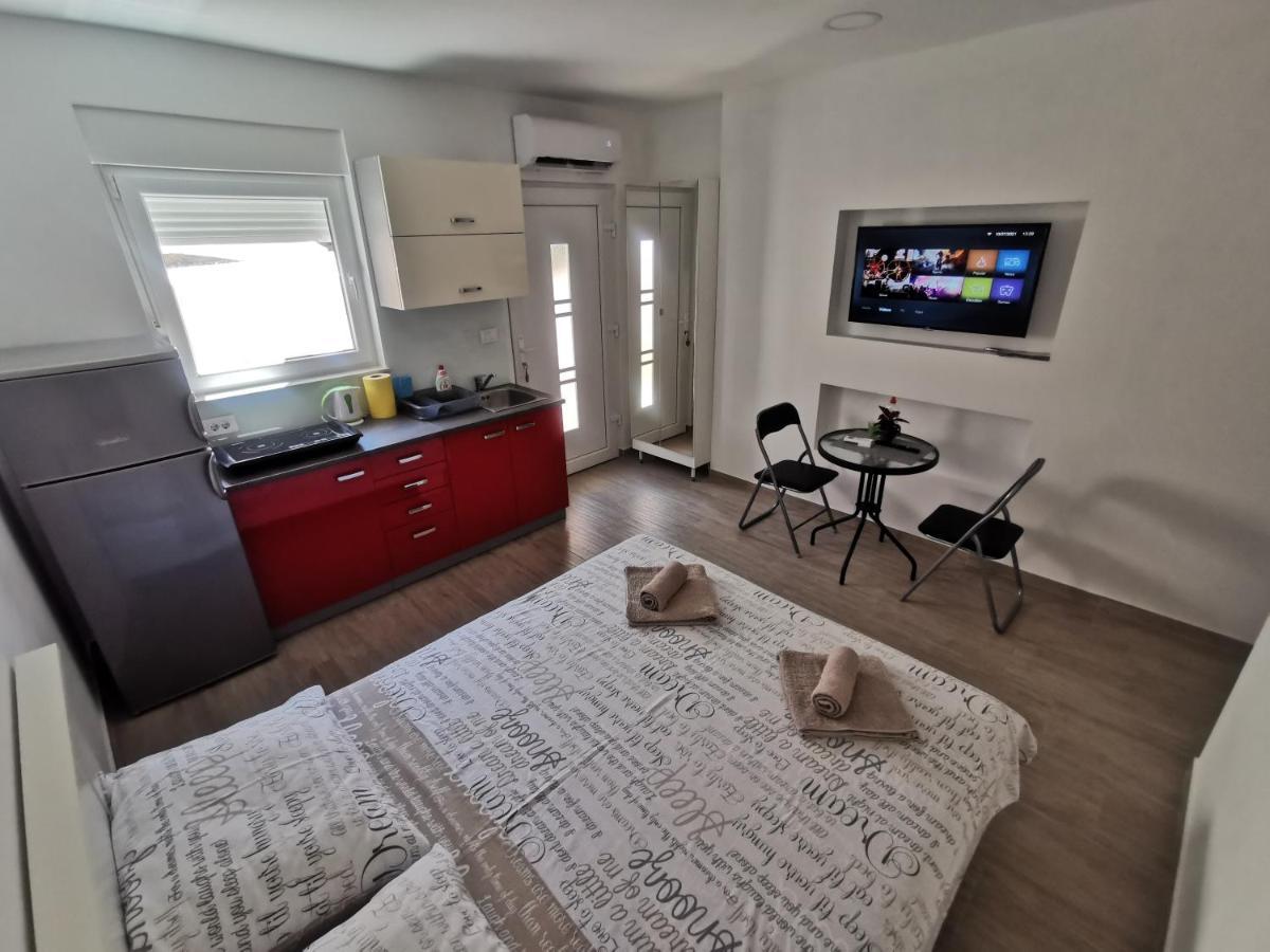 Twins Apartment Pula Exterior foto